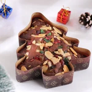 Festive Christmas Tree Plum Cake 1