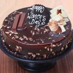 kitkat bliss womens cake with chocolate bars and creamy layers