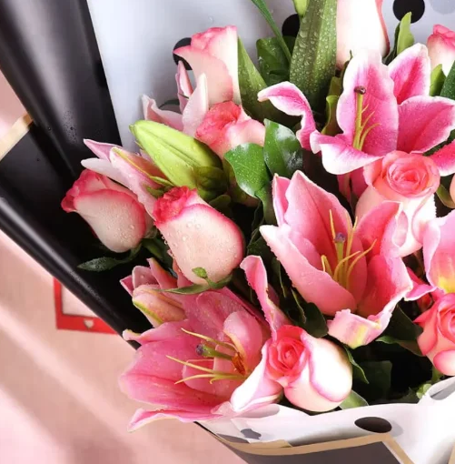 Lily Harmony Elegance Bouquet 2