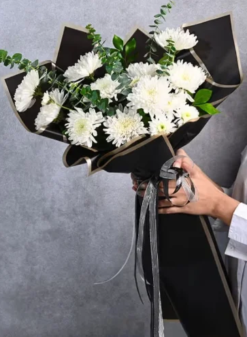 Moonlit mixed flower bouquet for elegant gifting