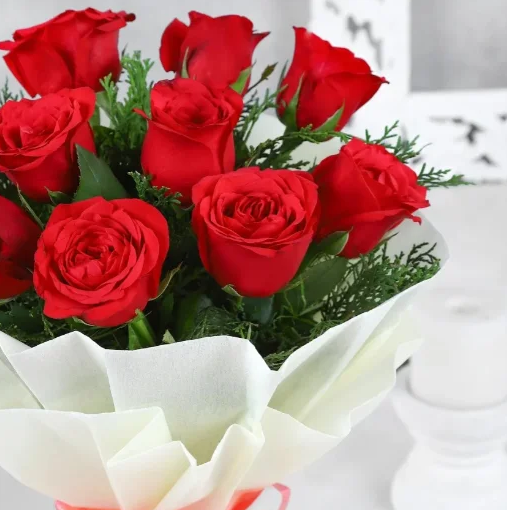 Rouge Majesty Rose Bouquet 3